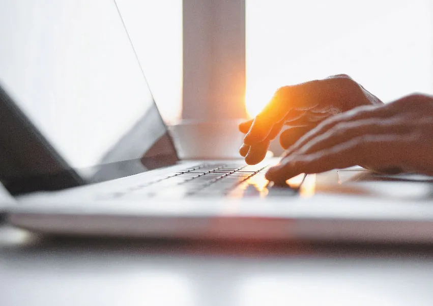 Game-Changing Interview Approach: Pair Programming vs. Whiteboard Coding